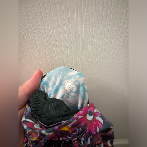 Lululemon Base Pace HR High Rise Tight 25” and Sports Bra Floral -  Size 6 - Picture 11 of 12